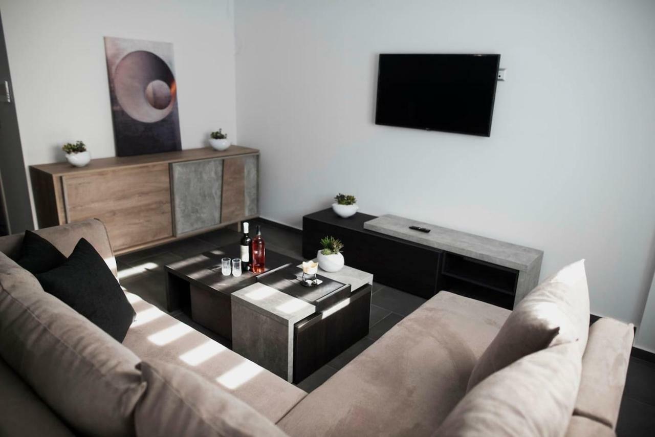 Lf Suites - Irene Thebes Luaran gambar