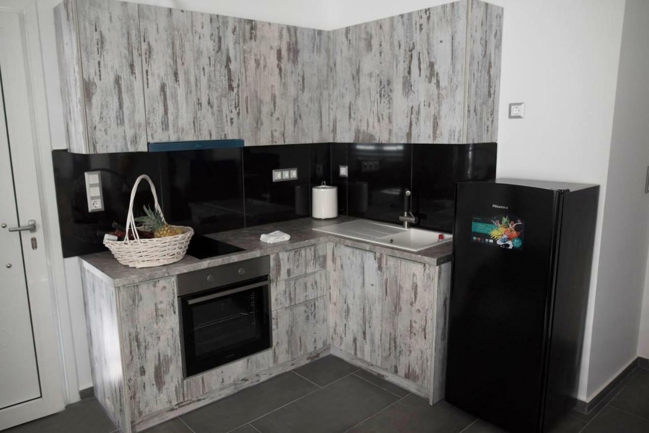 Lf Suites - Irene Thebes Luaran gambar