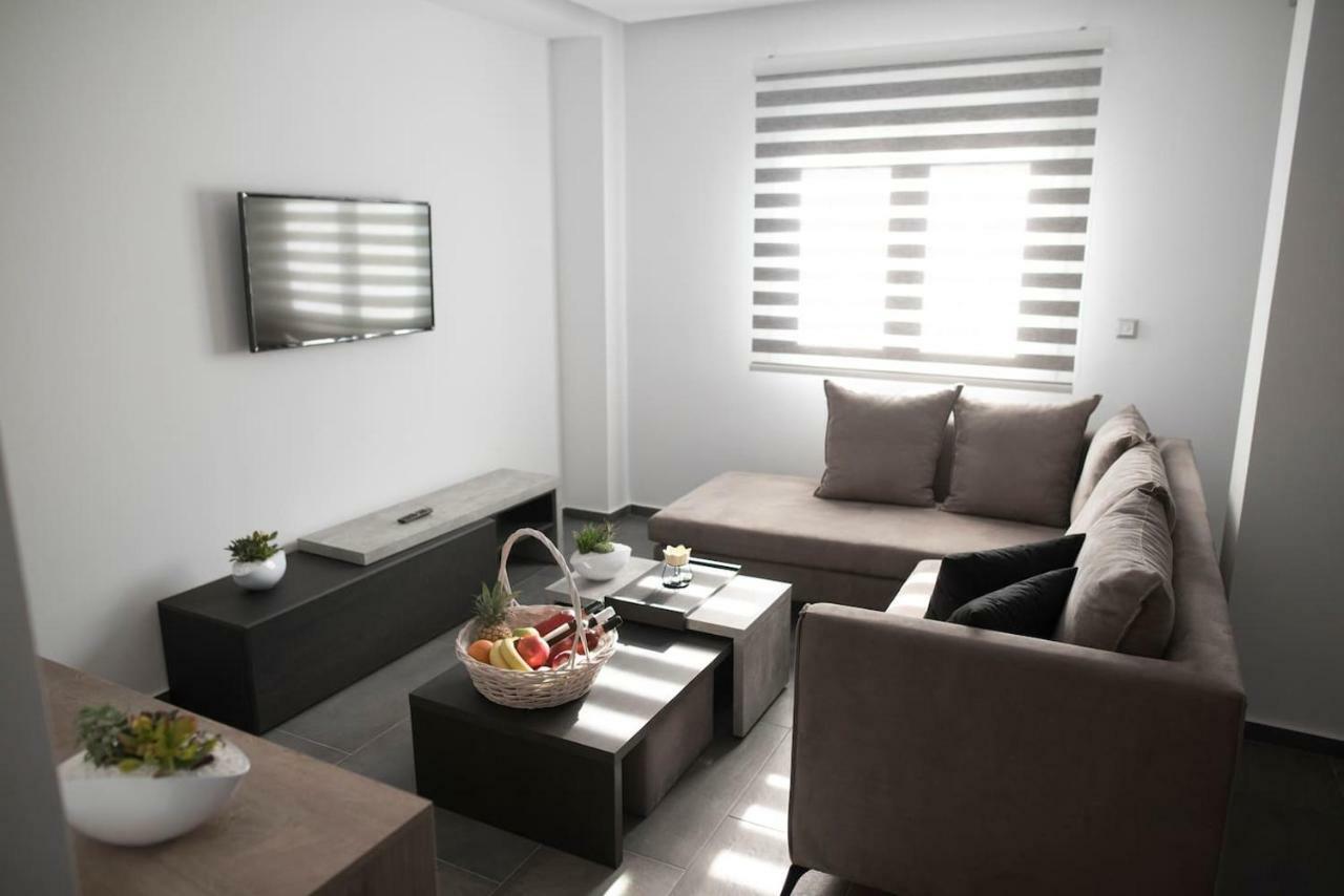 Lf Suites - Irene Thebes Luaran gambar