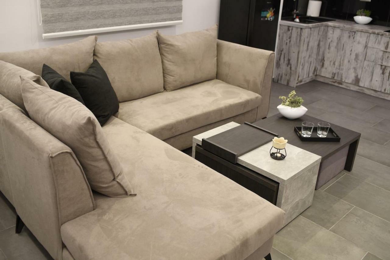 Lf Suites - Irene Thebes Luaran gambar