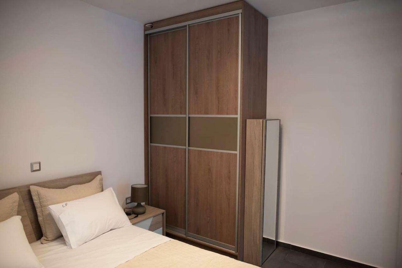 Lf Suites - Irene Thebes Luaran gambar