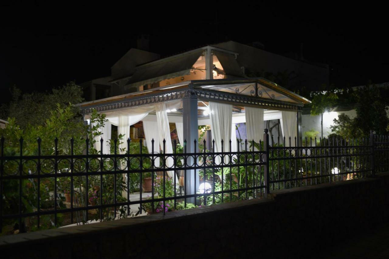 Lf Suites - Irene Thebes Luaran gambar